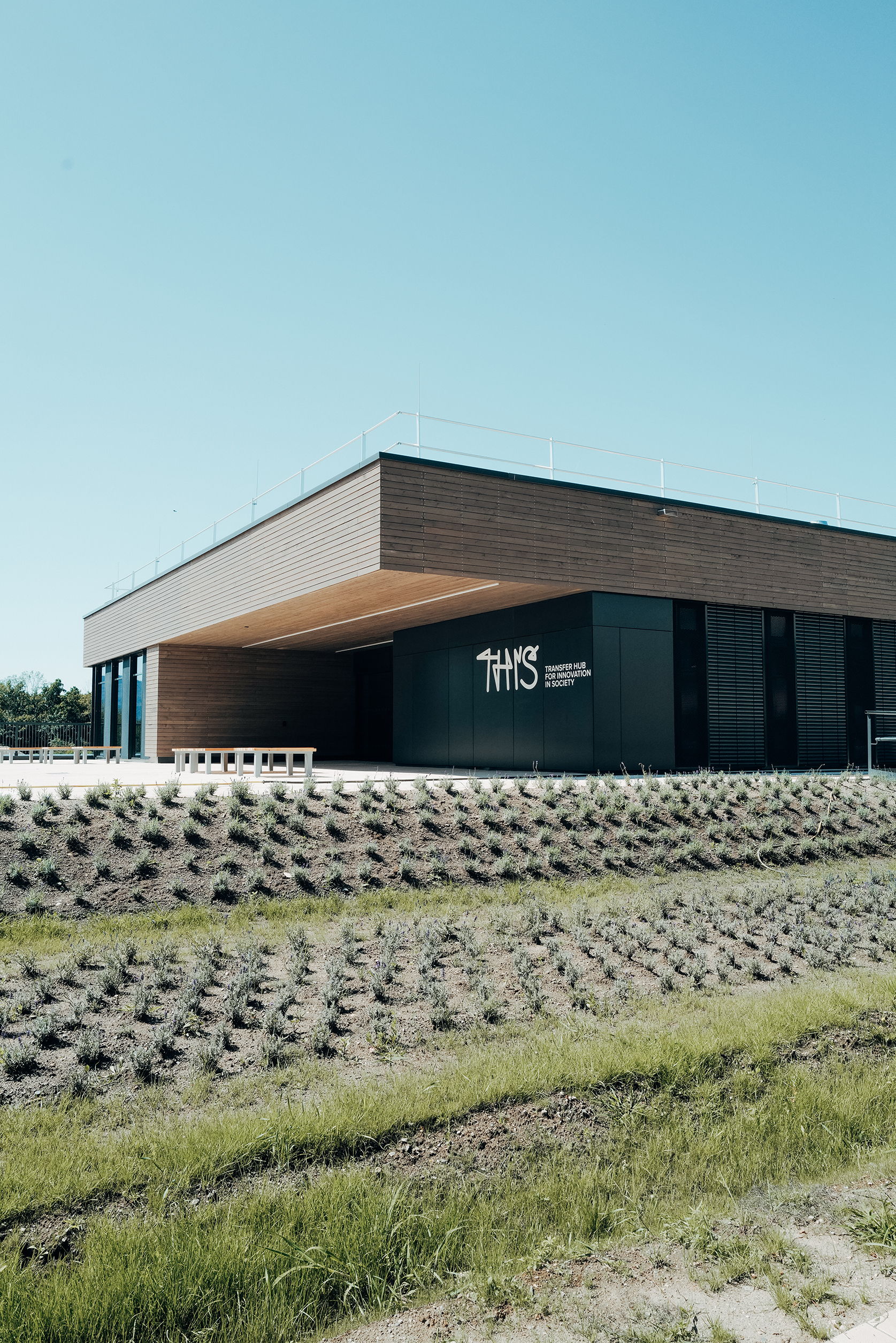 Außenansicht des Transfer Hub for Innovation in Society auf dem Campus der Pädagogischen Hochschule Schwäbisch Gmünd